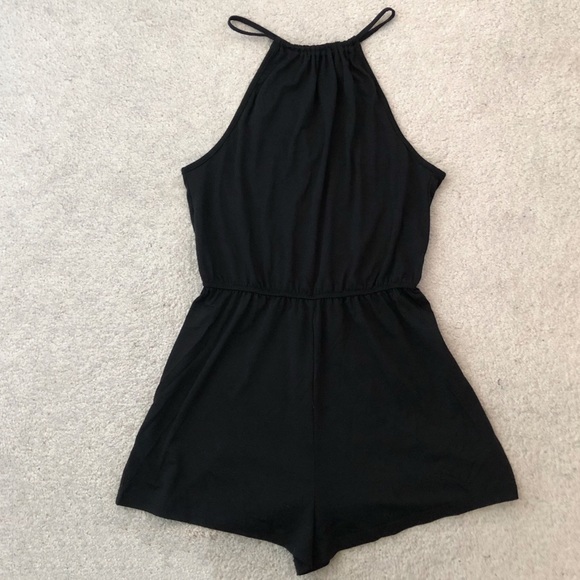 2 for $25🌼 SHEIN Black Keyhole back Halter Romper - Picture 2 of 10